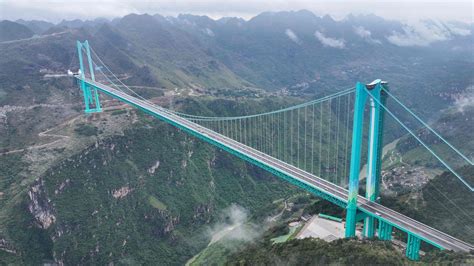 tor bridge china 2023, World's highest glass-bottomed bridge opens in china: terrifying images