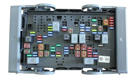 vehicle fuse box 